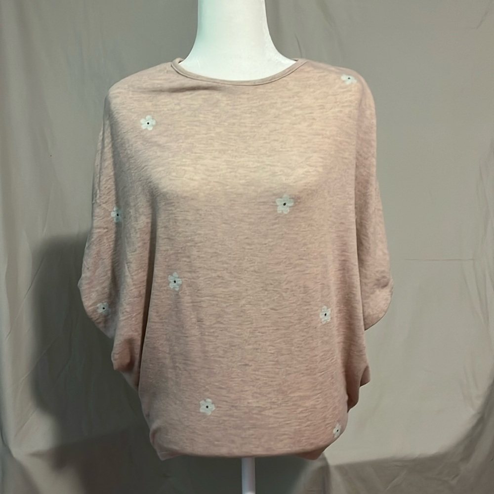 Jupee | Women’s Batwing Top, S, light pink with simple flower print
